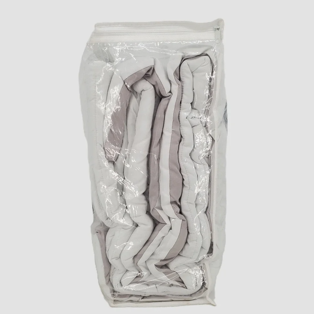 Room Essentials Reversible Microfiber Comforter‎ Twin Twin XL White Gray New